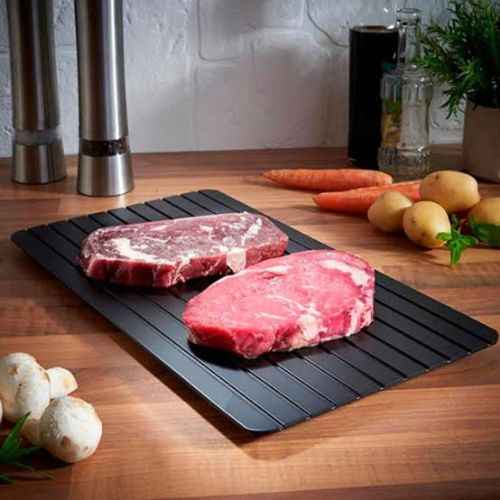 Fast defrosting board for quickly thawing frozen meat without using electricity or a microwave.